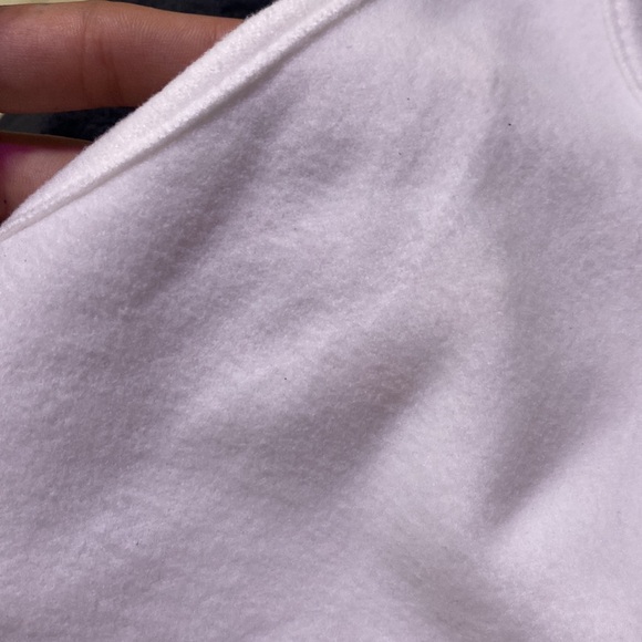 Woman’s white tank top - Picture 5 of 5